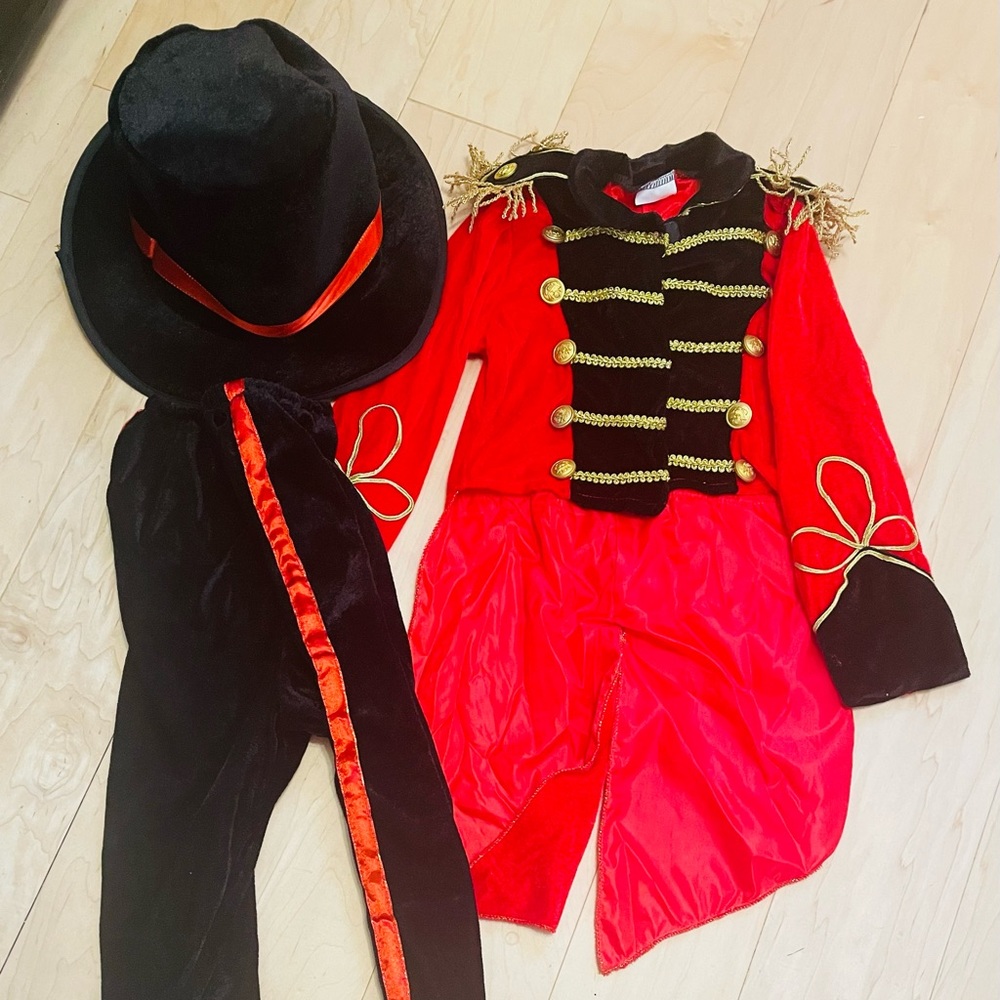 Ringmaster Circus costume for kids